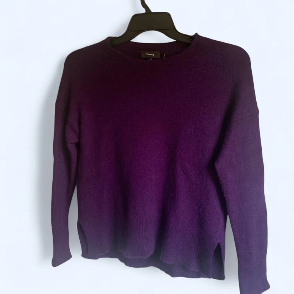 Theory Cashmere Purple Pullover Luxuriously Soft and Warm - Picture 2 of 7